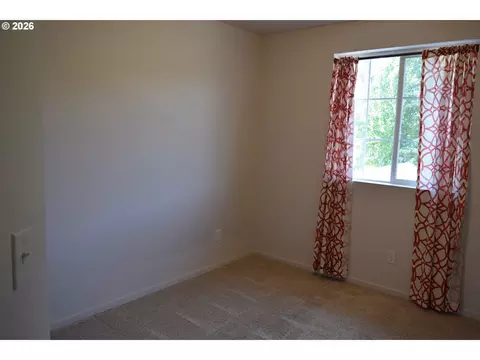 Bedroom - 2123 SE 19th St, Gresham, OR 97080 photo 1 of 9