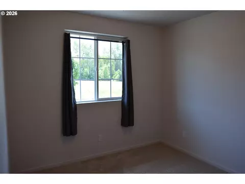Bedroom - 2123 SE 19th St, Gresham, OR 97080 photo 5 of 9