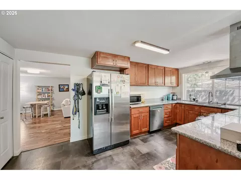 Kitchen - 4007 Brae Burn Dr, Eugene, OR 97405 photo 2 of 3