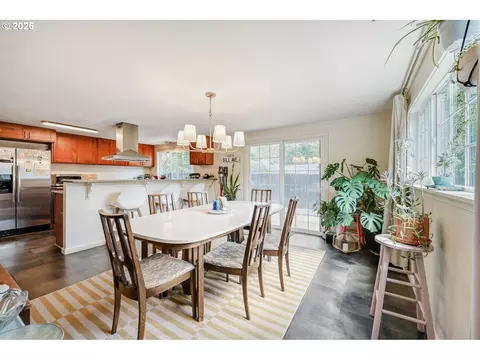 Dining - 4007 Brae Burn Dr, Eugene, OR 97405 photo 1 of 2