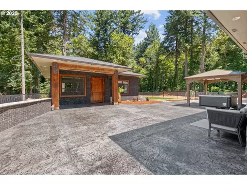 Exterior - 4005 Cloudview Dr, Salem, OR 97302 photo 5 of 11