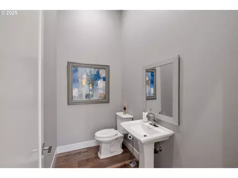 Bath - 4005 Cloudview Dr, Salem, OR 97302 photo 1 of 4
