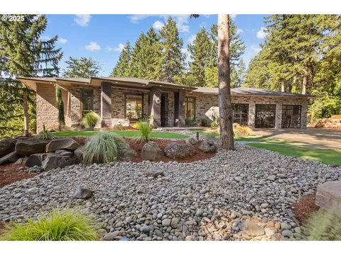 Exterior - 4005 Cloudview Dr, Salem, OR 97302 photo 4 of 11