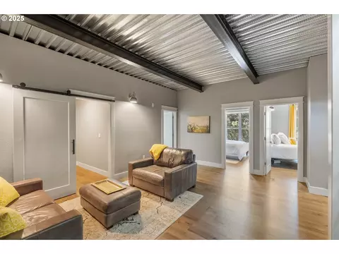Living - 4005 Cloudview Dr, Salem, OR 97302 photo 5 of 5