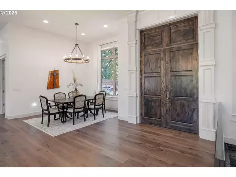 Dining - 4005 Cloudview Dr, Salem, OR 97302 photo 1 of 2