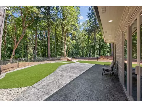 Exterior - 4005 Cloudview Dr, Salem, OR 97302 photo 9 of 11