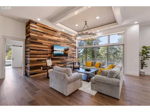 Living - 4005 Cloudview Dr, Salem, OR 97302 photo 3 of 5