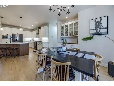 Dining - 1068 Kintzley Ave, Springfield, OR 97478 photo 1 of 1