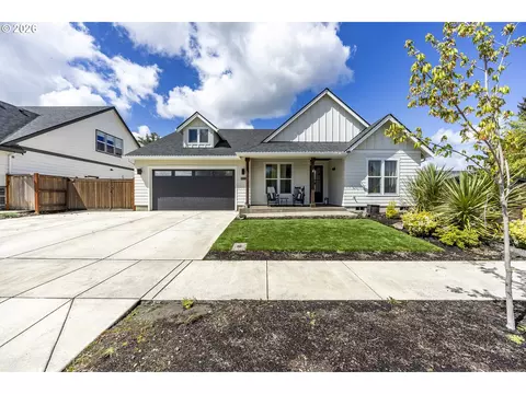 1068 Kintzley Ave, Springfield, OR 97478