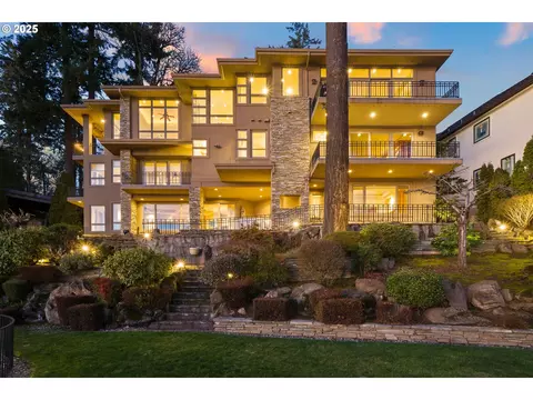 3012 Lakeview Blvd, Lake Oswego, OR 97035