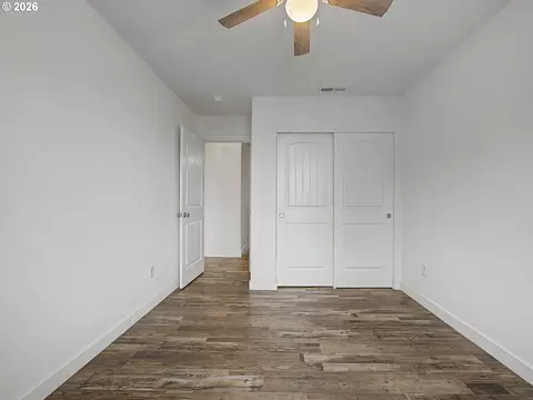 Bedroom - 37935 Killarney St, Sandy, OR 97055 photo 4 of 5