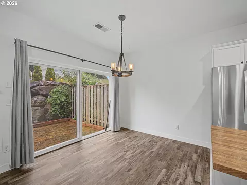 Dining - 37935 Killarney St, Sandy, OR 97055 photo 1 of 1