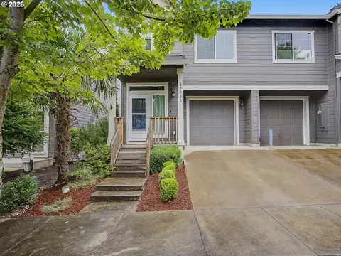 Exterior - 37935 Killarney St, Sandy, OR 97055 photo 5 of 11