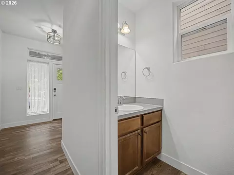 Entry Way - 37935 Killarney St, Sandy, OR 97055 photo 1 of 7