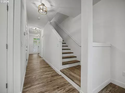 Entry Way - 37935 Killarney St, Sandy, OR 97055 photo 5 of 7