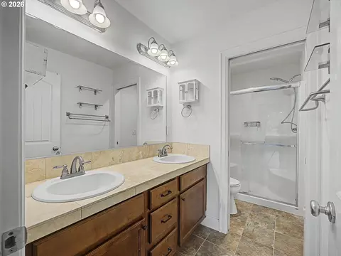 Bath - 37935 Killarney St, Sandy, OR 97055 photo 3 of 5