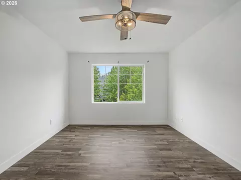 Bedroom - 37935 Killarney St, Sandy, OR 97055 photo 2 of 5
