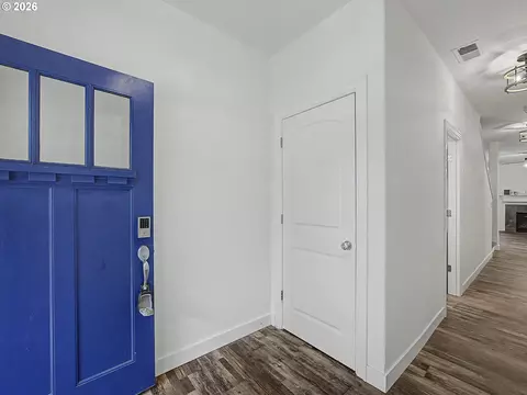 Entry Way - 37935 Killarney St, Sandy, OR 97055 photo 2 of 7