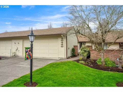10440 SW Greenleaf Ter, Tigard, OR 97224