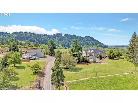 33496 Mount Tom Dr, Harrisburg, OR 97446