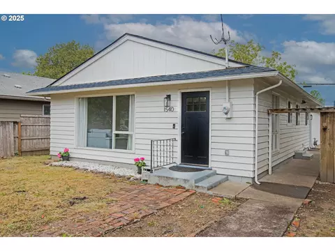 1540 Juniper St, Junction City, OR 97448