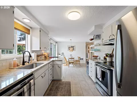 Kitchen - 2240 Valhalla St, Eugene, OR 97401 photo 3 of 3