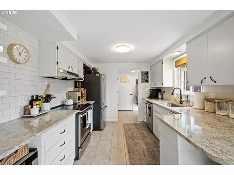 Kitchen - 2240 Valhalla St, Eugene, OR 97401 photo 1 of 3