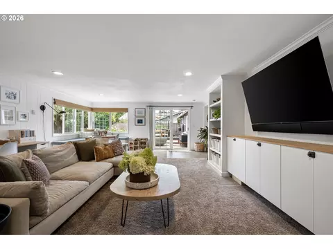 Living - 2240 Valhalla St, Eugene, OR 97401 photo 2 of 2