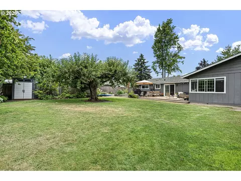 Exterior - 2240 Valhalla St, Eugene, OR 97401 photo 10 of 10
