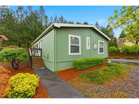 10400 SE Cook Ct #4, Milwaukie, OR 97222