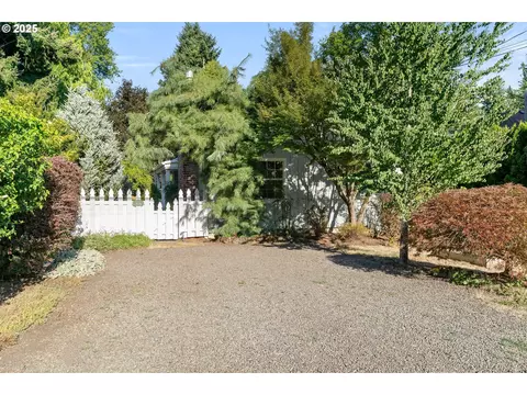 7076 SW Rice Ct, Portland, OR 97223