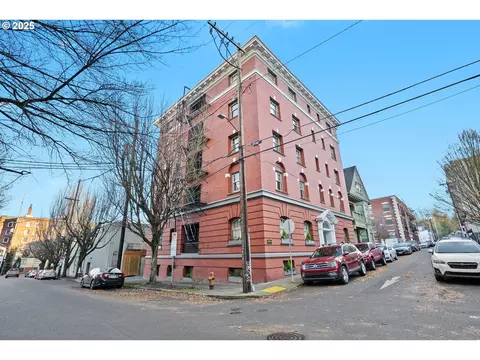 118 NW King Ave #A, Portland, OR 97210