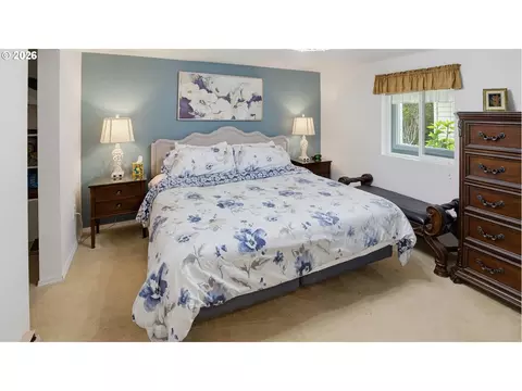 Bedroom - 85600 Maple St, Florence, OR 97439 photo 2 of 4