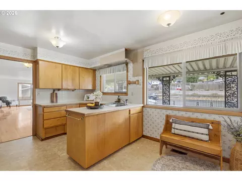 Kitchen - 601 E 12th St, The Dalles, OR 97058 photo 3 of 6
