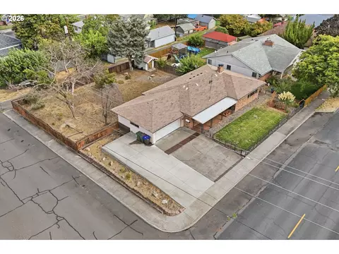 View/Area - 601 E 12th St, The Dalles, OR 97058 photo 1 of 6