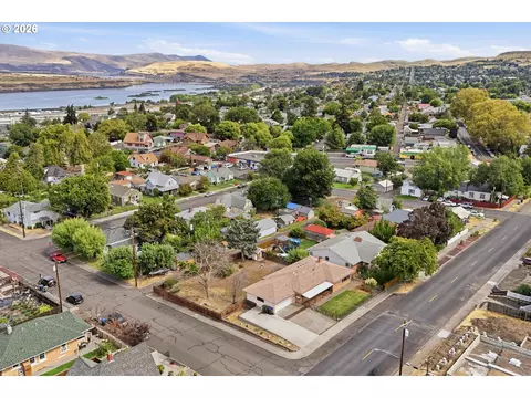 View/Area - 601 E 12th St, The Dalles, OR 97058 photo 4 of 6