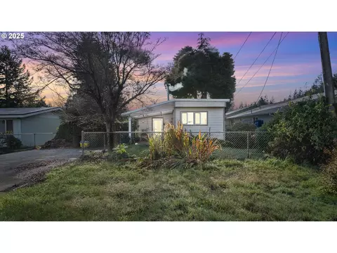 1735 Pennsylvania St, Coos Bay, OR 97420