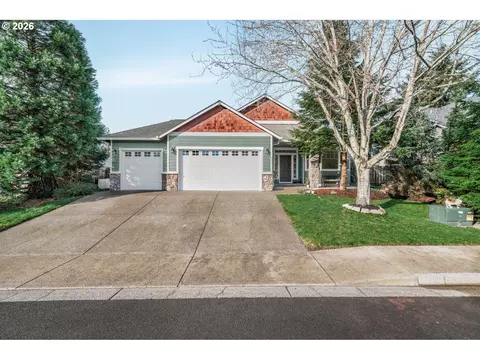 437 N 8th Pl, Carlton, OR 97111