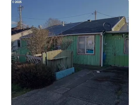 710 Laurel St, Florence, OR 97439