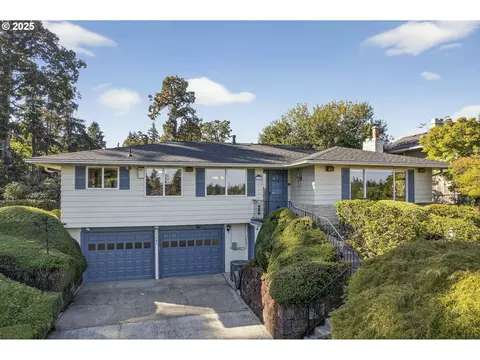 17485 Monticello Dr, Gladstone, OR 97027