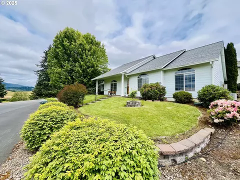 2295 Chi Chi Ln, Sutherlin, OR 97479