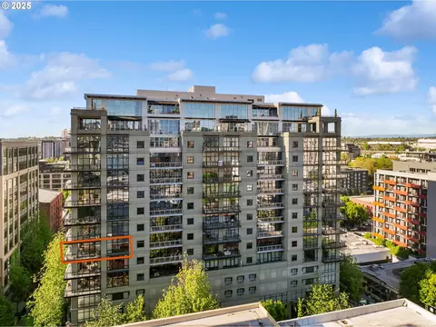 1025 NW Couch St #714, Portland, OR 97209