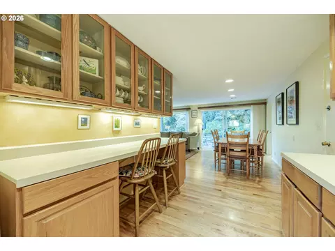 Kitchen - 3377 Onyx Pl, Eugene, OR 97405 photo 6 of 7