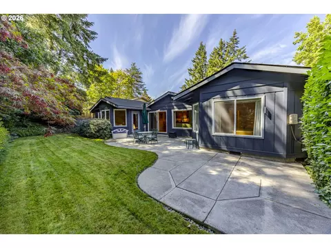 Exterior - 3377 Onyx Pl, Eugene, OR 97405 photo 5 of 6