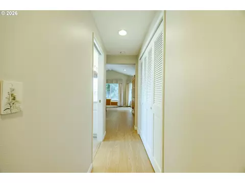 Entry Way - 3377 Onyx Pl, Eugene, OR 97405 photo 3 of 3
