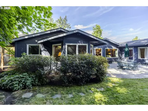 Exterior - 3377 Onyx Pl, Eugene, OR 97405 photo 4 of 6