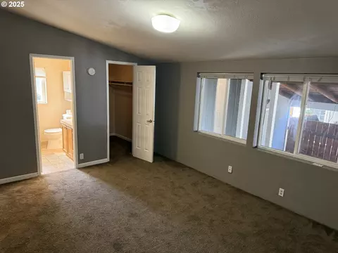 1949 SE Palmquist Rd #51, Gresham, OR 97080 photo 9