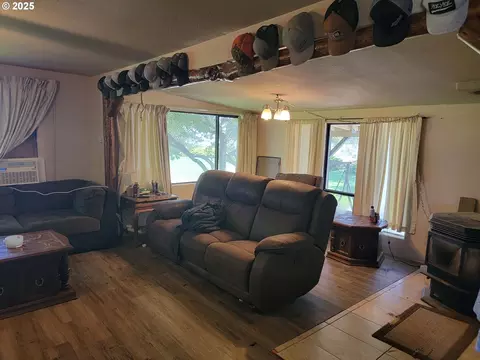 57580 Fall Rd, Christmas Valley, OR 97641 photo 3