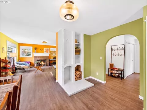 Entry Way - 1130 NW 1st St, Gresham, OR 97030 photo 1 of 1