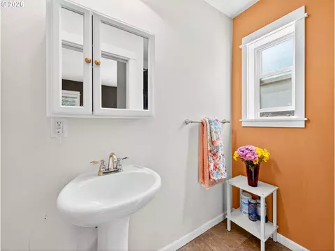 Bath - 1130 NW 1st St, Gresham, OR 97030 photo 1 of 4